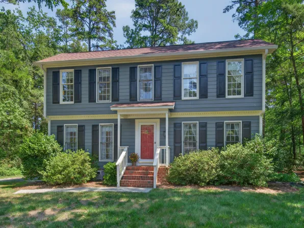 6 Haggis Ct, Durham, NC 27705