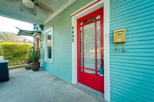 5824 Victor St Photo 1