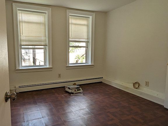 3rd image of 52 Gardner Ave