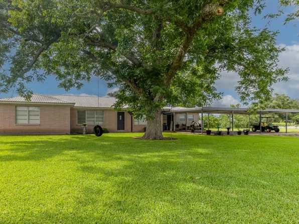 182 County Road 152, Bay City, TX 77414