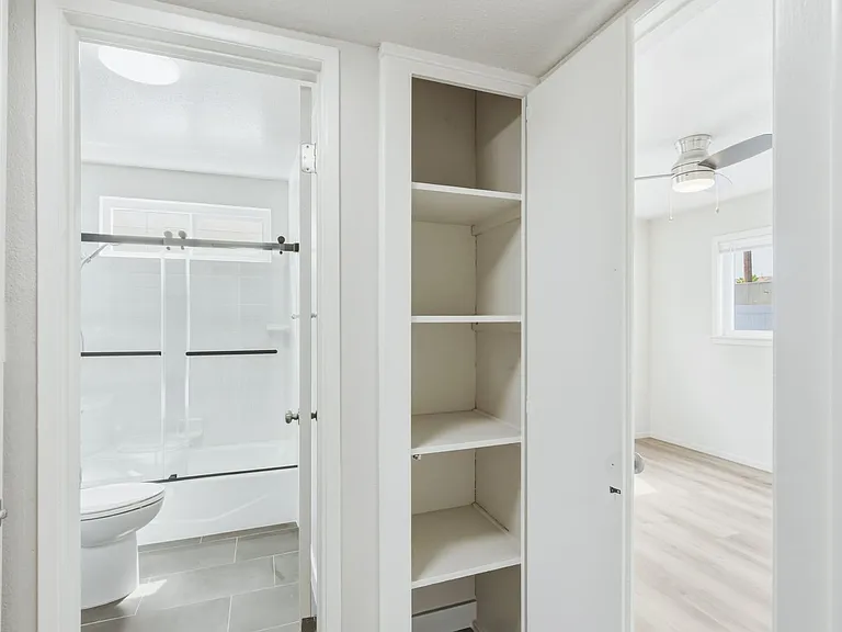 Del Amo Residences — Photo 11