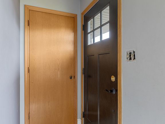 3rd image of 5713 W 88th Pl