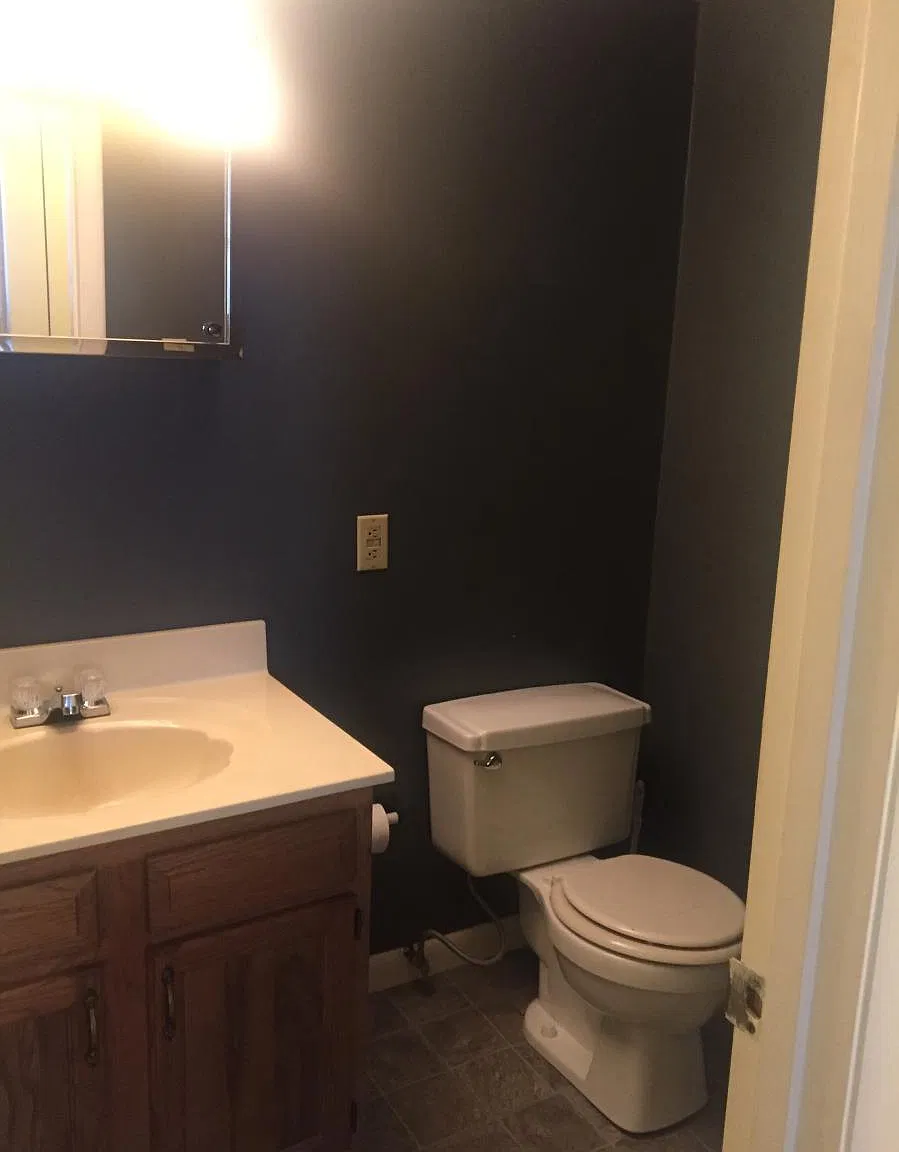 2 bed, 1.5 bath, 900 sqft, $1,000 — Photo 4