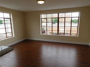121 S 2nd St, Rogers, AR 72756