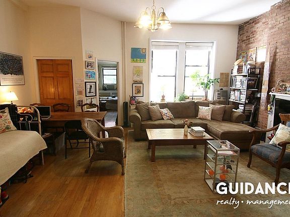 4th image of 35 W 69th St APT 3R
