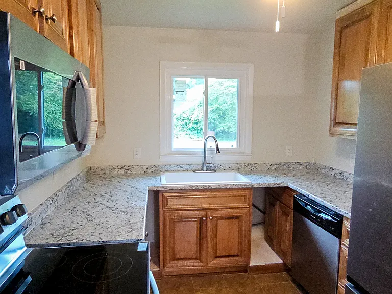432 Northcrest Dr — Photo 9
