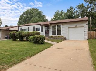 2305 Birch Dr, Saint Louis, MO 63125