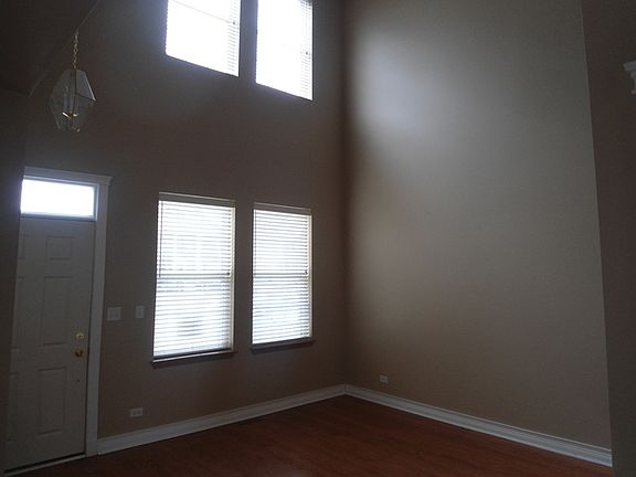 2nd image of 256 Sunbury Dr