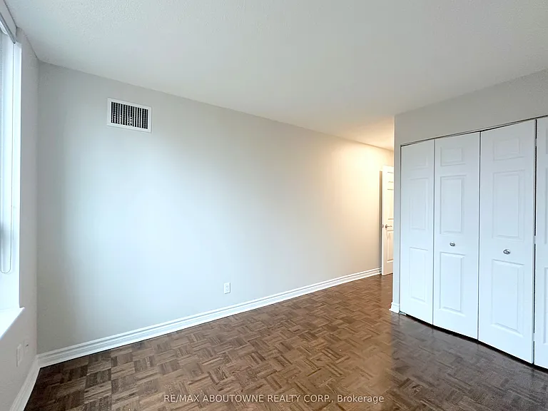 17 Brookbanks Dr #104 — Photo 11