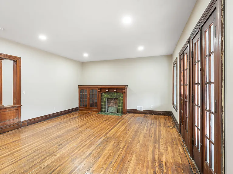 483 Alexander St #4 — Photo 3