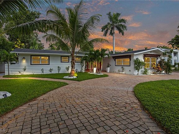4th image of 2702 McGregor Blvd