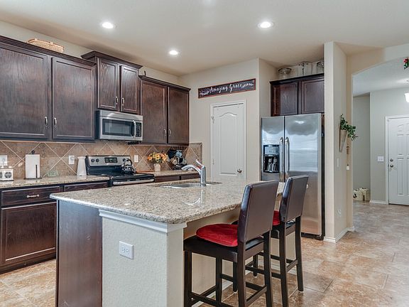 3rd image of 10526 Royal Est