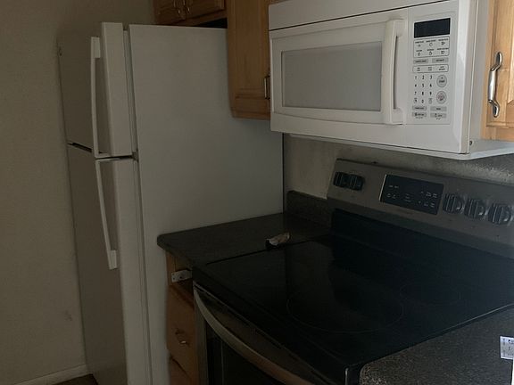 4th image of 1224 E Evergreen St APT 231