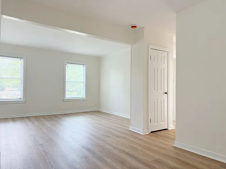 1510 SE Riverside Dr #B3 — Photo 1