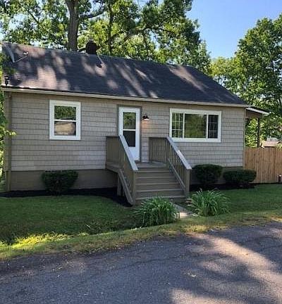 2nd image of 3273 Linda St