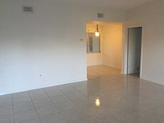 4th image of 940 S Orlando Ave