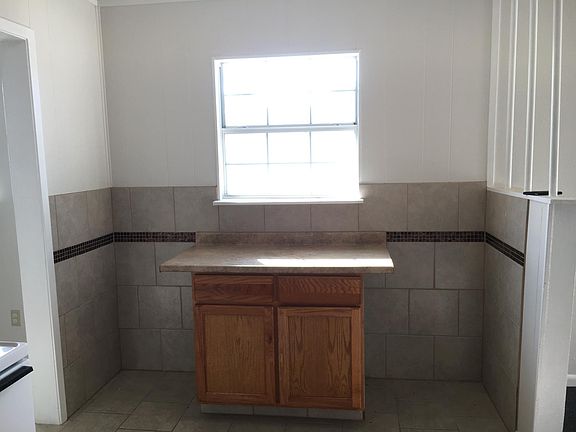 5th image of 930 S 15th St #930
