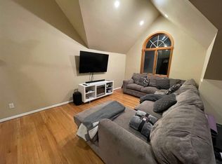 128 Riverside Ave, Lyndhurst, NJ 07071