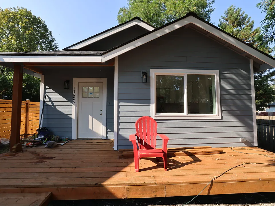 13626 2nd Ave SW
