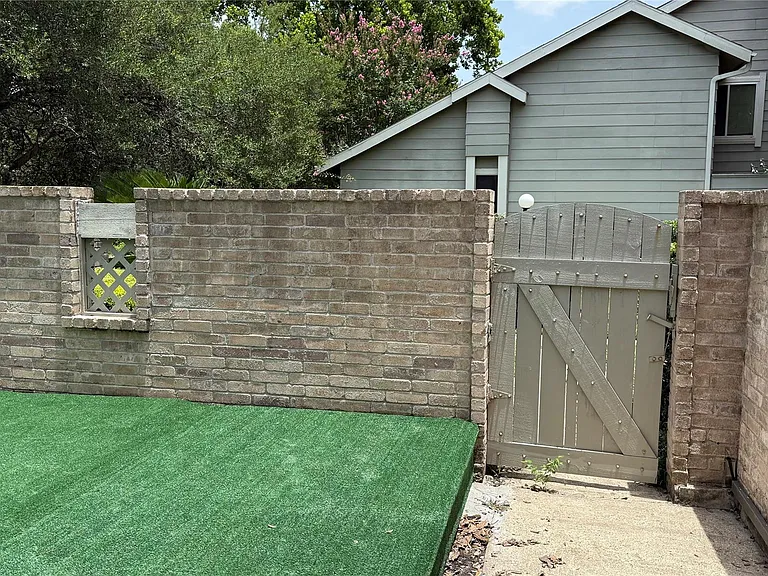 12922 Wirevine Ln — Photo 49