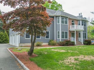 721 Park Rd, Morris Plains, NJ 07950