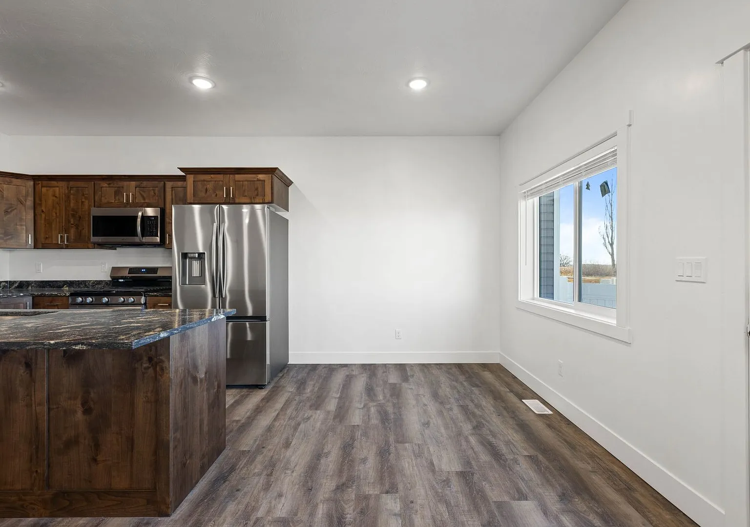 4 Bed 3 Bath Twin Home in Sugar City! — Photo 3