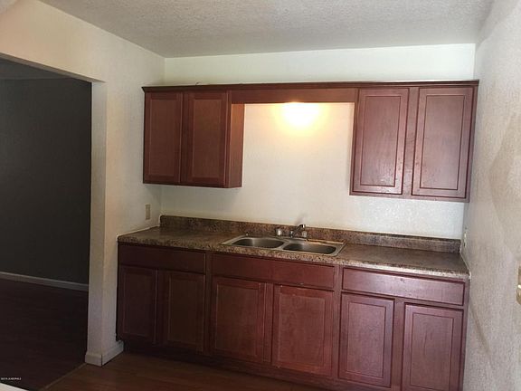 2nd image of 931 W High St