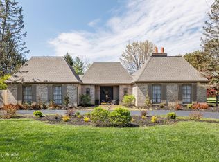 6109 Glen Hill Rd, Glenview Hills, KY 40222