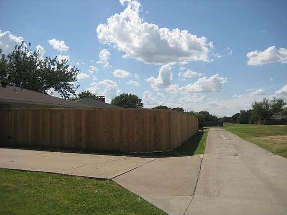 3rd image of 332 Westwood Ct