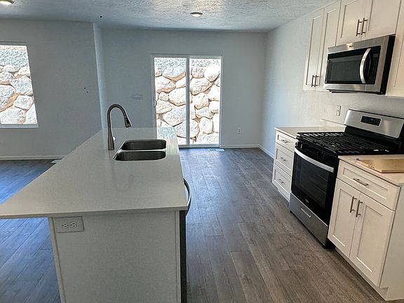 5th image of 480 S Rockwell Ln