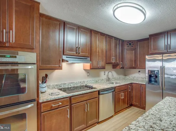 307 Yoakum Py Unit 1407, Alexandria, VA 22304