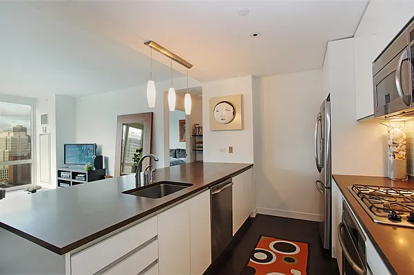 Sold by Corcoran | media 14