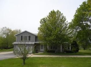 W180N7275 Town Hall Rd, Menomonee Falls, WI 53051