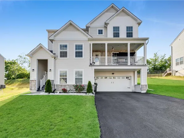 5044 Bellflower Dr, Schnecksville, PA 18078