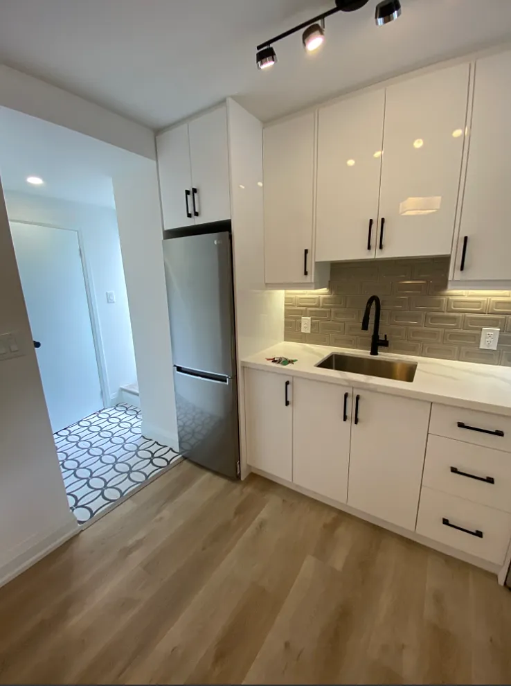 2520 Bloor St W - 23 — Photo 1