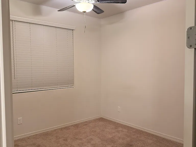 8744 W Rancho Dr — Photo 6