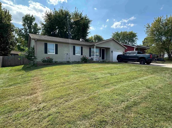 527 W Potowatami Dr, Ellettsville, IN 47429