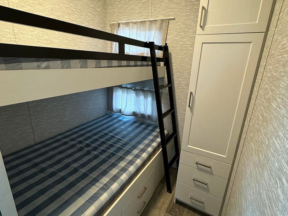 2nd image of 490 Empire Rd #Qmd182