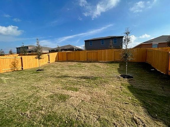 5th image of 616 Fountain Dr