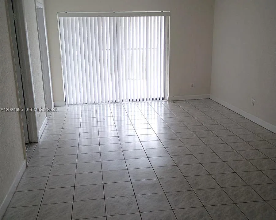 N Sherman Cir