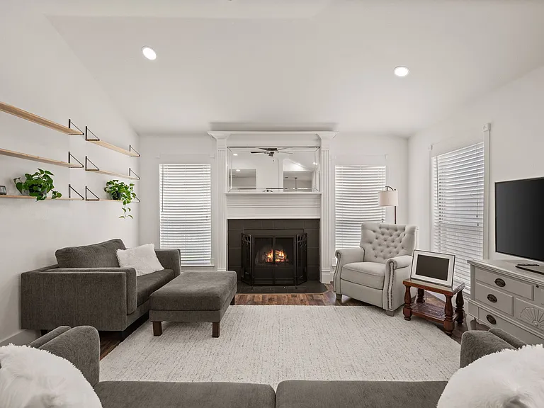 1919 Maplewood Trl — Photo 13