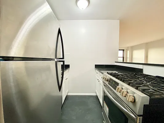 Rented by Zjama Realty Corp | media 6