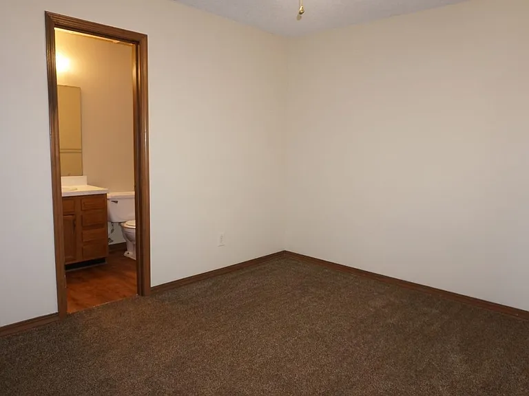 5672 Bryner Dr — Photo 8