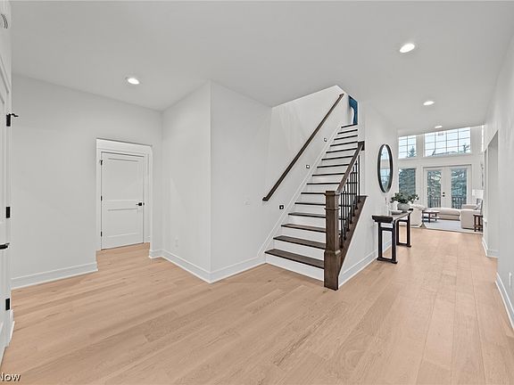 3rd image of 3525 Rembrandt Ln