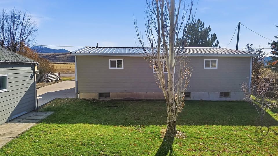 2nd image of 316 Stringtown Rd
