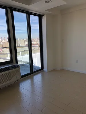 Rented by 18 REALTY | media 9