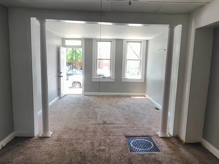 3160 Ravenwood Ave — Photo 4