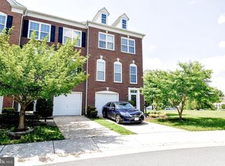 8932 Singleleaf Cir, Lorton, VA 22079
