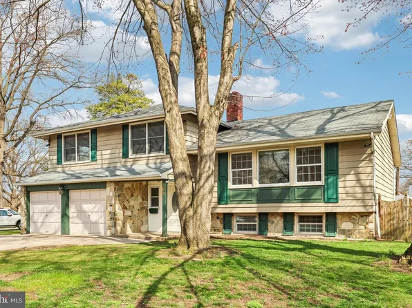 101 Leeds Rd, Mount Laurel, NJ 08054