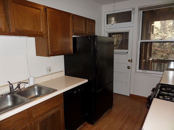 4th image of 1338 W Birchwood Ave #1